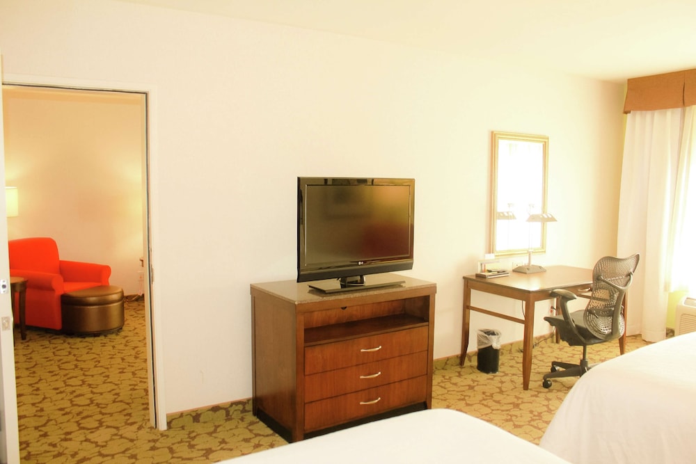 Hilton Garden Inn Redding - photo 18