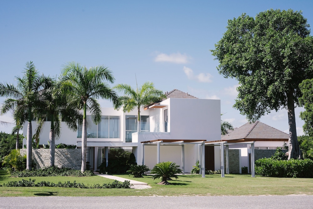 Villa Bella Luna — 4-Star Luxury Hotel in Punta Cana, Dominican Republic