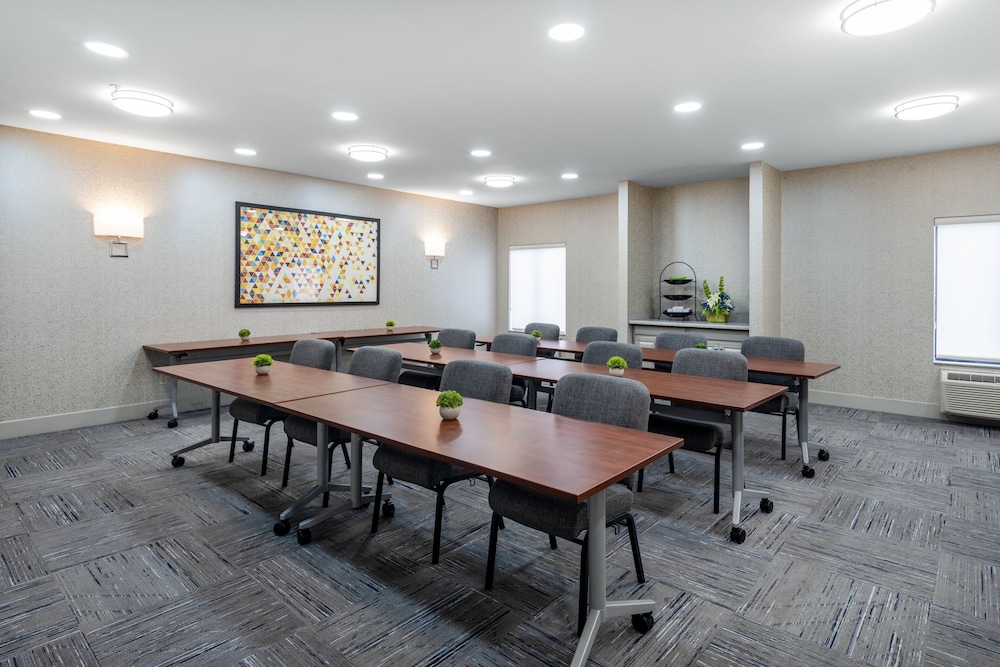 Holiday Inn Express Corydon by IHG - photo 52