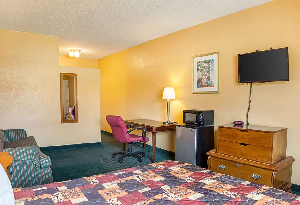 Rodeway Inn Roswell West - photo 22