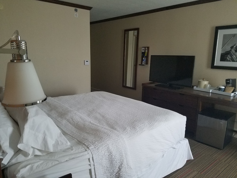 Four Points by Sheraton Kansas City Airport - photo 7
