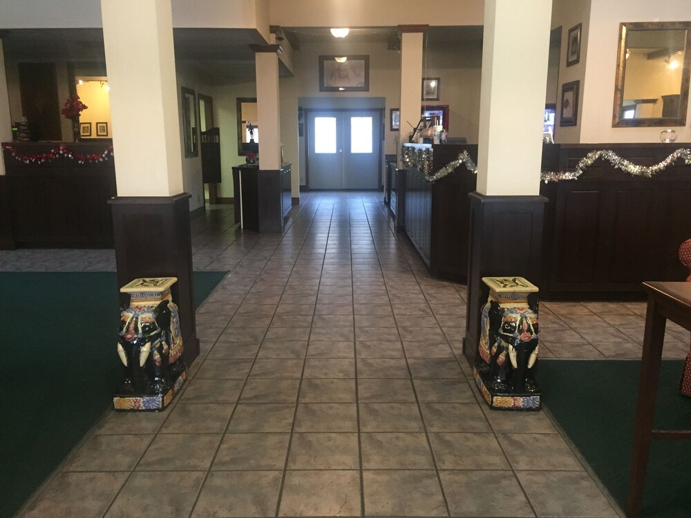 Nirvana Inn & Grill - photo 2