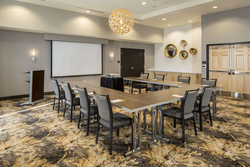 Hilton Garden Inn Pittsburgh Airport - photo 30