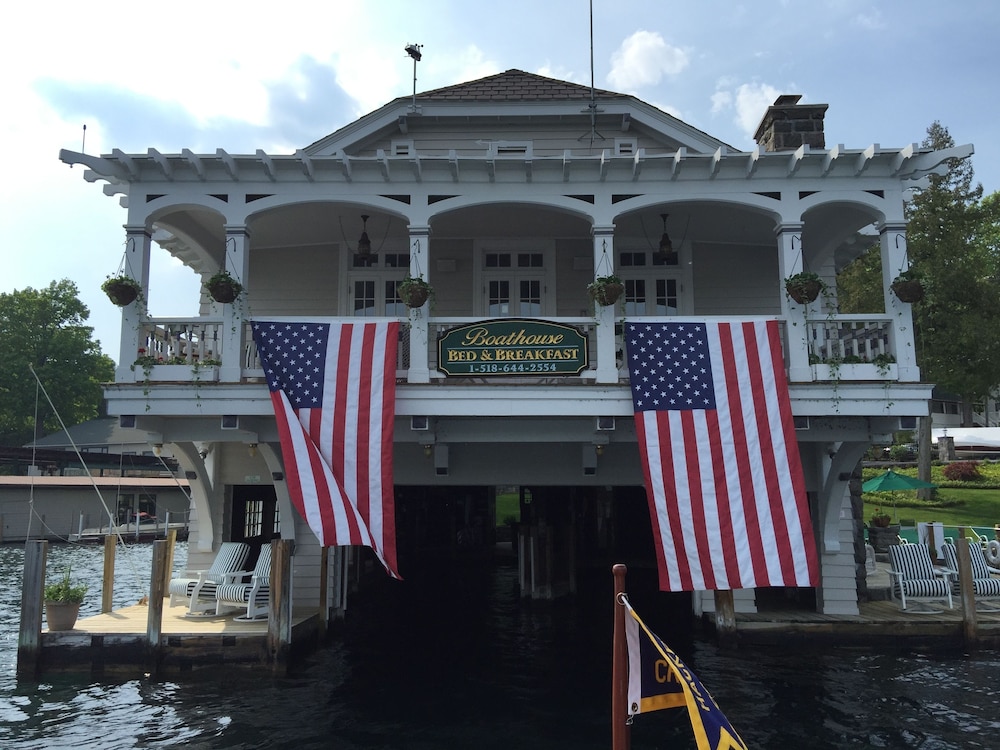 Boathouse Waterfront Lodging - photo 38