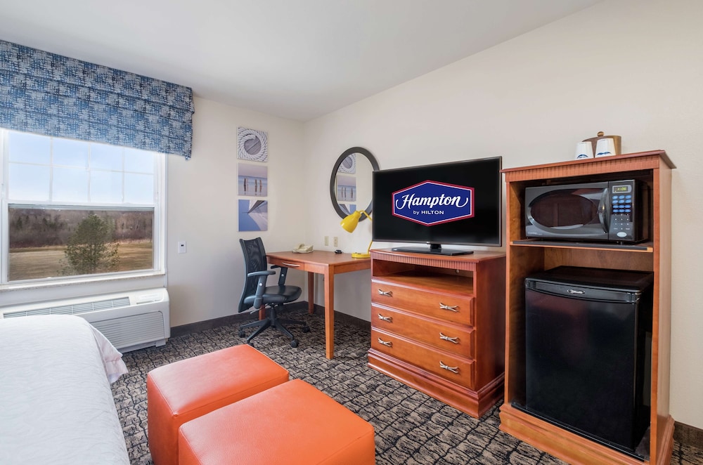 Hampton Inn & Suites Rockland - photo 10