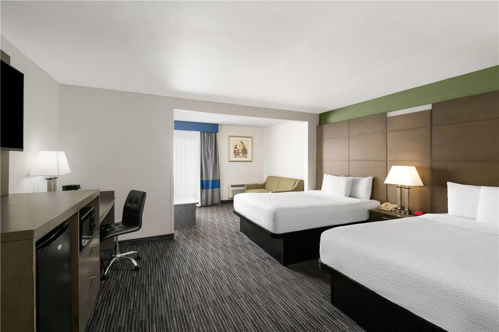 Travelodge Inn & Suites by Wyndham Anaheim on Disneyland Dr - photo 25