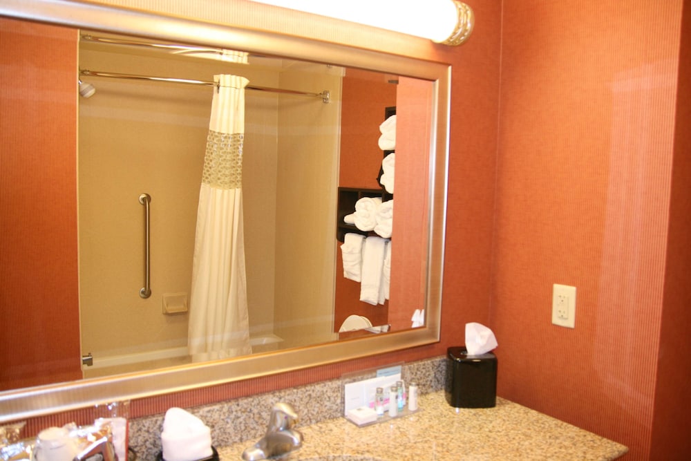 Hampton Inn Jacksonville Anniston Area - photo 35