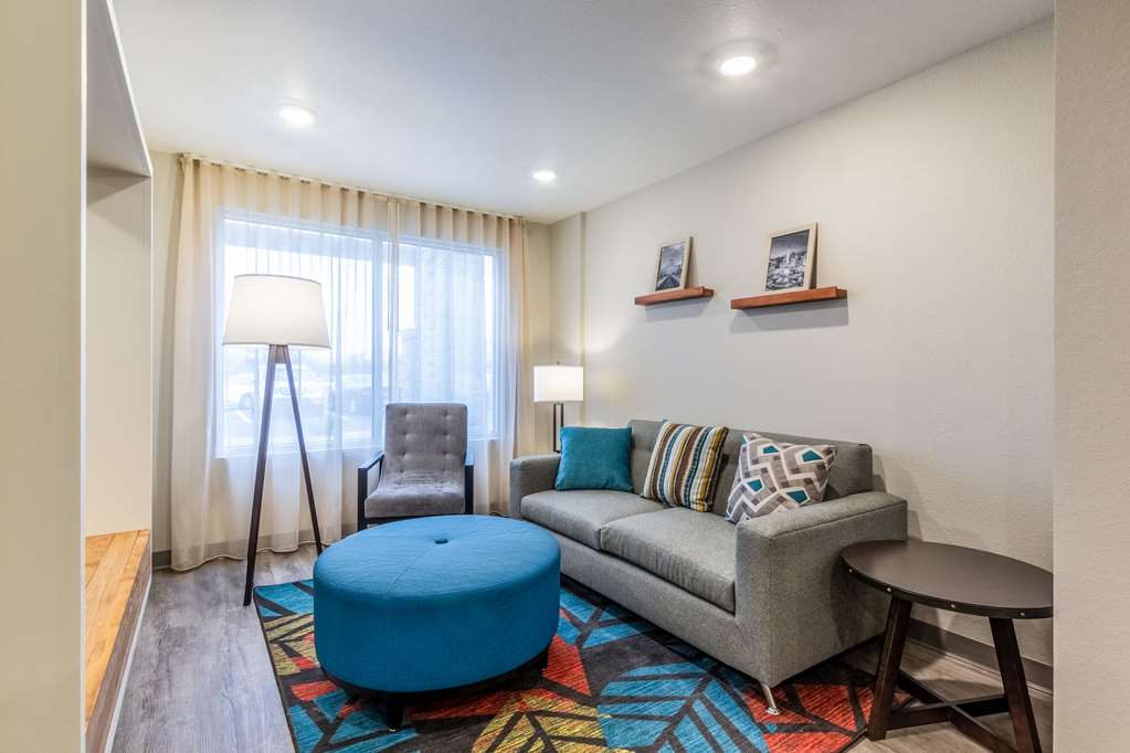 WoodSpring Suites Indianapolis Castleton - photo 9