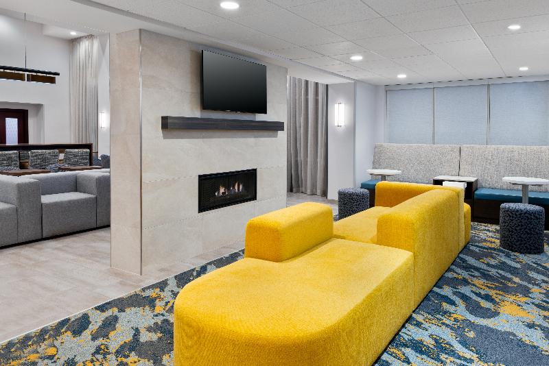 Hampton Inn & Suites Cleveland Beachwood - photo 21