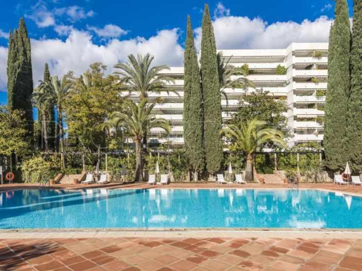Apt Don Gonzalo L — 4-Star Luxury Hotel in Marbella, Spain