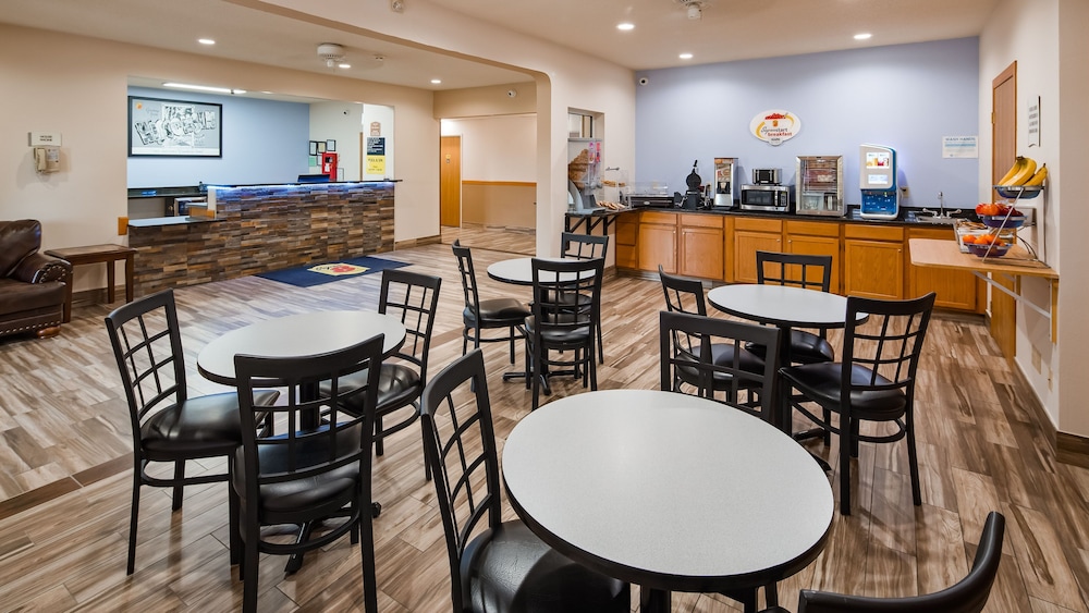 Super 8 by Wyndham Neillsville WI - photo 26