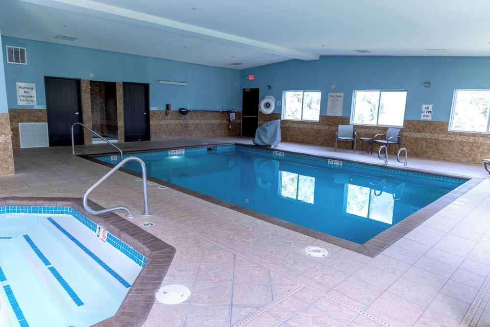 Holiday Inn Express Hotel & Suites Torrington by IHG - photo 22