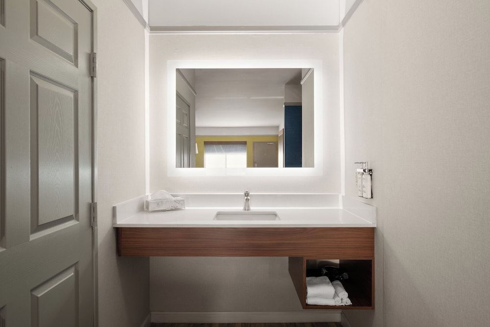 Holiday Inn Express Hotel & Suites San Dimas by IHG - photo 47