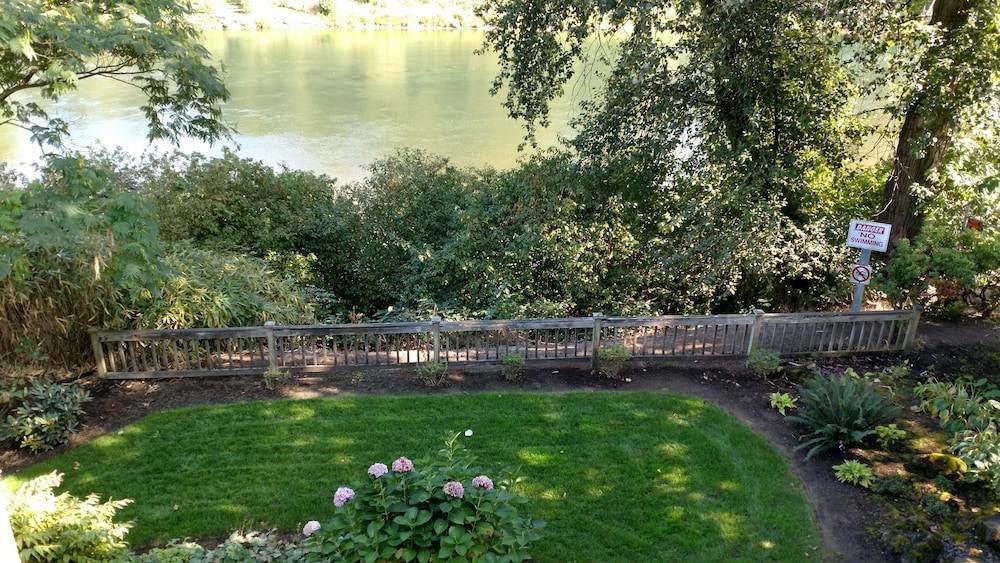 Lewis River Inn - photo 51