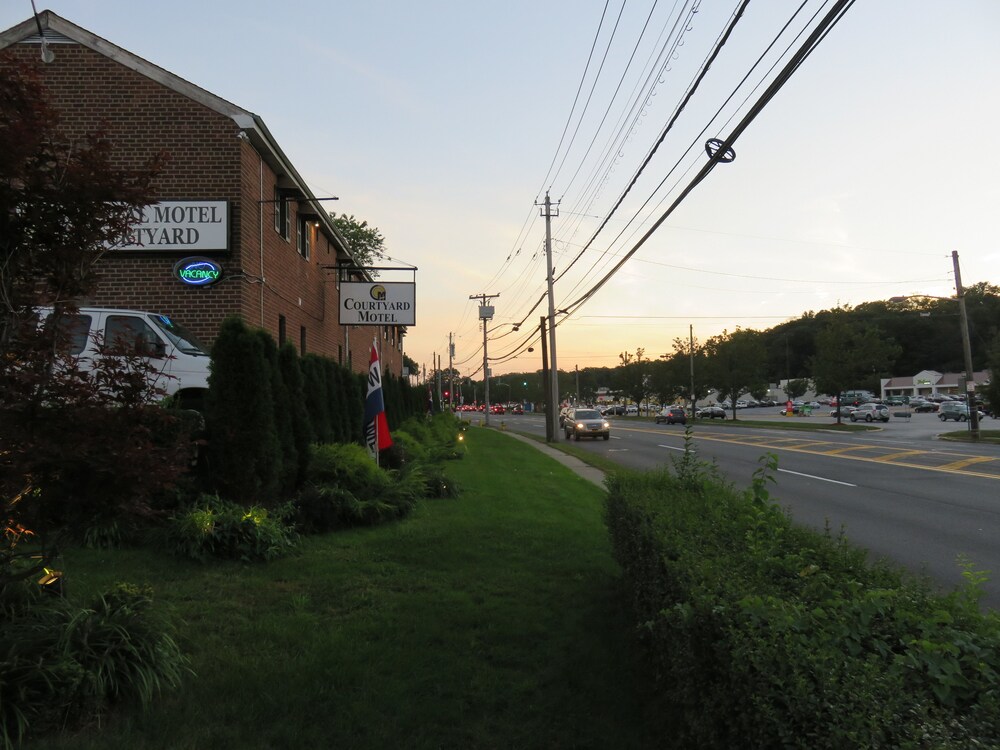Central Motel Court Yard - photo 130