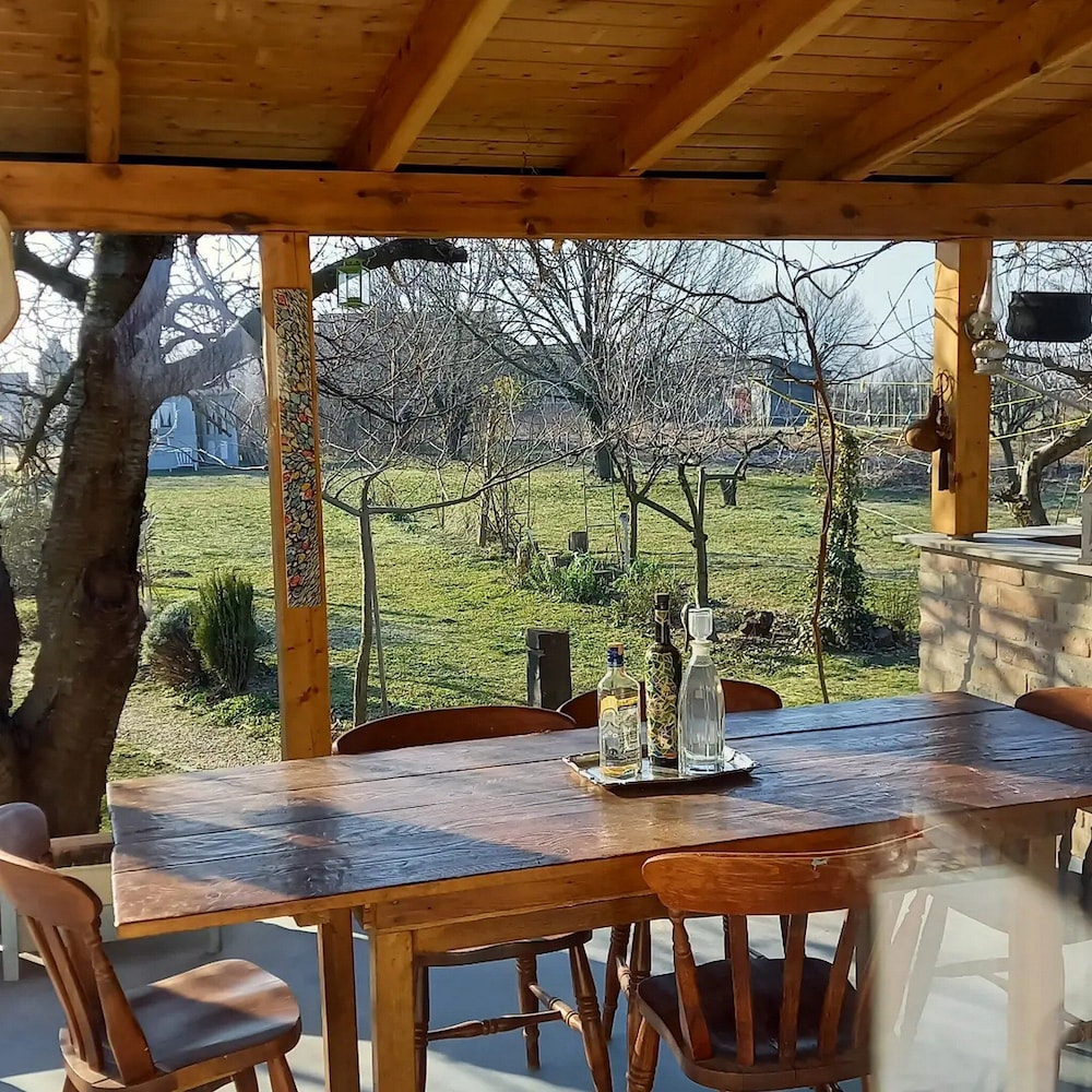 Holiday Home Paunovaca — 4-Star Luxury Hotel in Erdut, Croatia