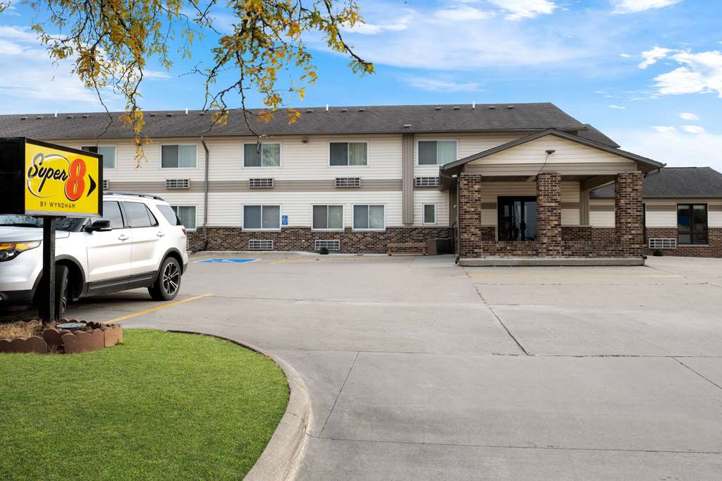 Super 8 by Wyndham Waverly - photo 4