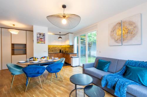 Stunning 3bedroom Apartment With Garden In Prestigious Area I Eiffel Tower Within 15 Minutes Drive — Issy Les Moulineaux