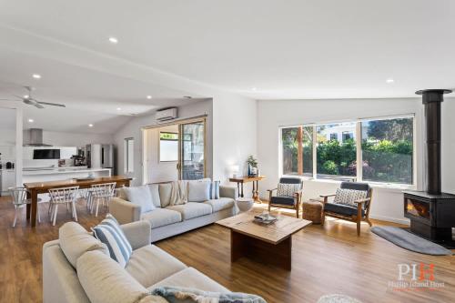 Renovated Lux Property in Quiet Estate in Cowes, Australia