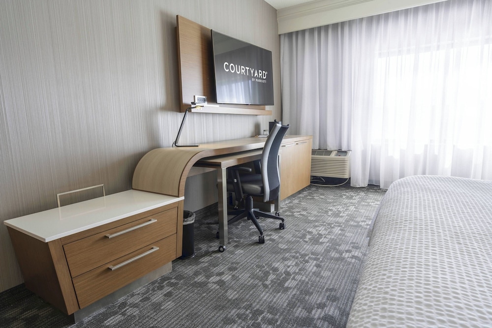 Courtyard by Marriott Cleveland Willoughby - photo 12