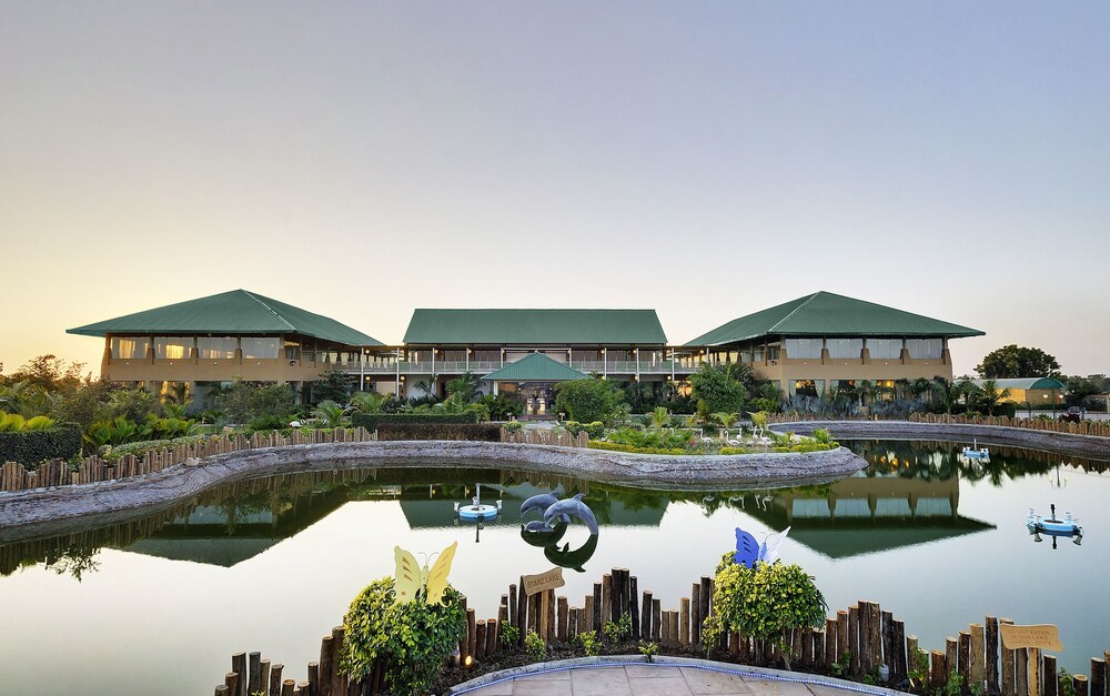 Aarohi Starz Club — 4-Star Luxury Hotel in Sanand, India