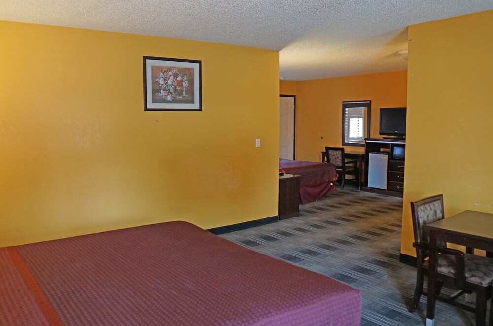 Travel Plaza Inn - photo 16