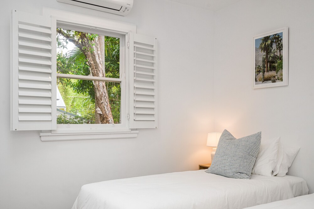 Espadrille Tres in Byron Bay, Australia