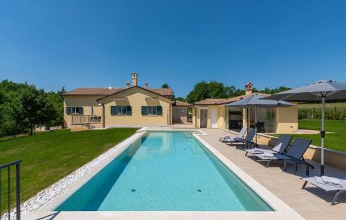 Holiday House Mateo with Private Pool — 4-Star Luxury Hotel in Pazin, Croatia