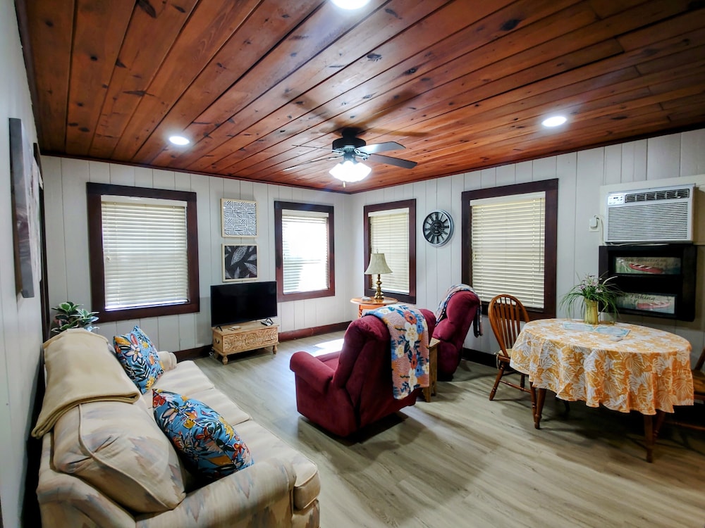 Edgewater Resort Cottage #1 - photo 103