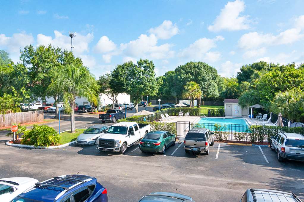 Motel 6 Tampa FL Fairgrounds - photo 6