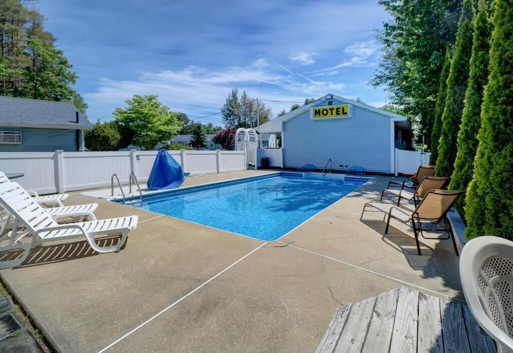 Brookside Motel And Cottages - photo 43