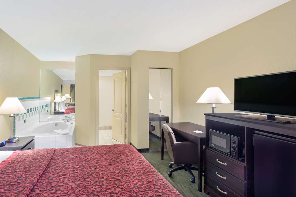 Days Inn and Suites Airport Columbia - photo 7