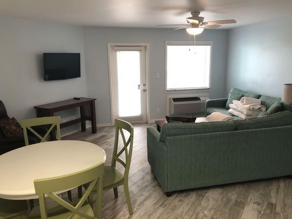 Beachgate CondoSuites and Oceanfront Resort - photo 113