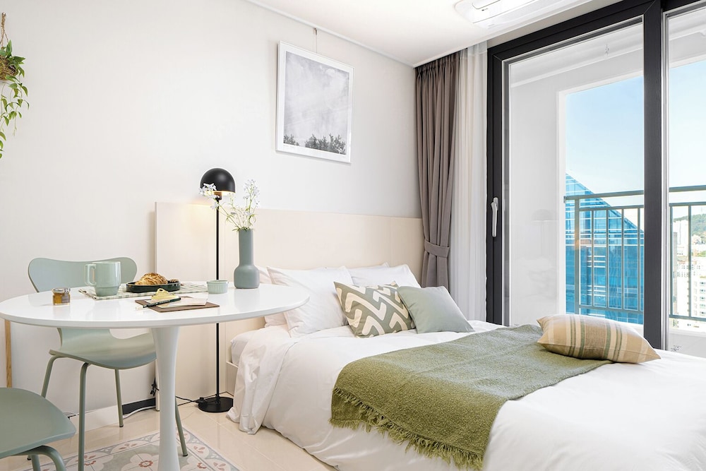 Urbanstay Busan Cityhall — 4-Star Luxury Hotel in Busan, South Korea
