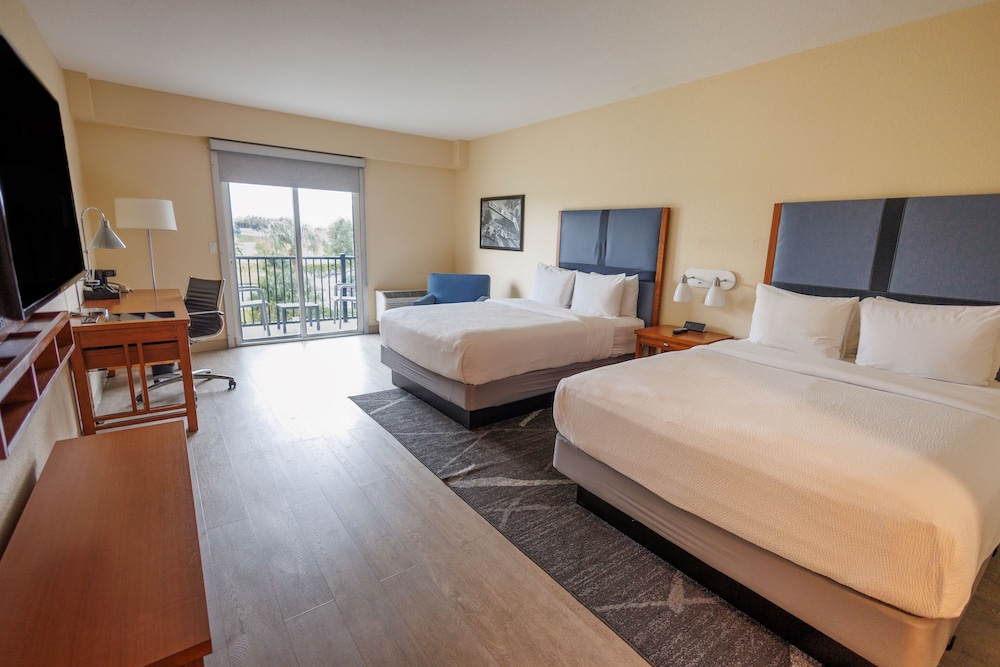 SEVEN Sebring Raceway Hotel - photo 11