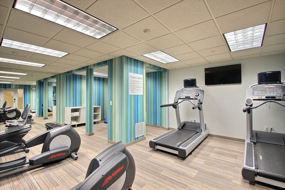 Holiday Inn Express Hotel & Suites Milwaukee Airport by IHG - photo 72