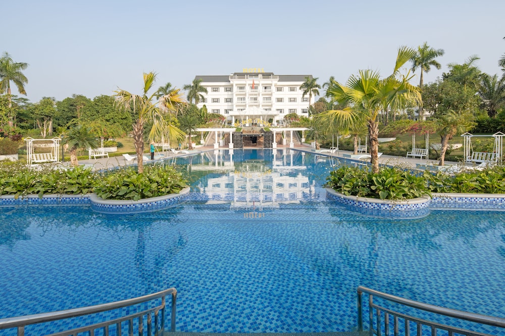 La Saveur De Hoa Binh Resort — Luong Son