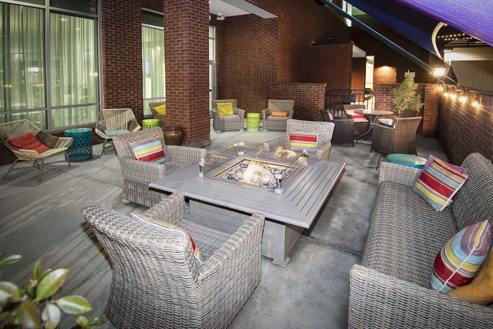 Hampton Inn & Suites Raleigh Downtown - photo 96