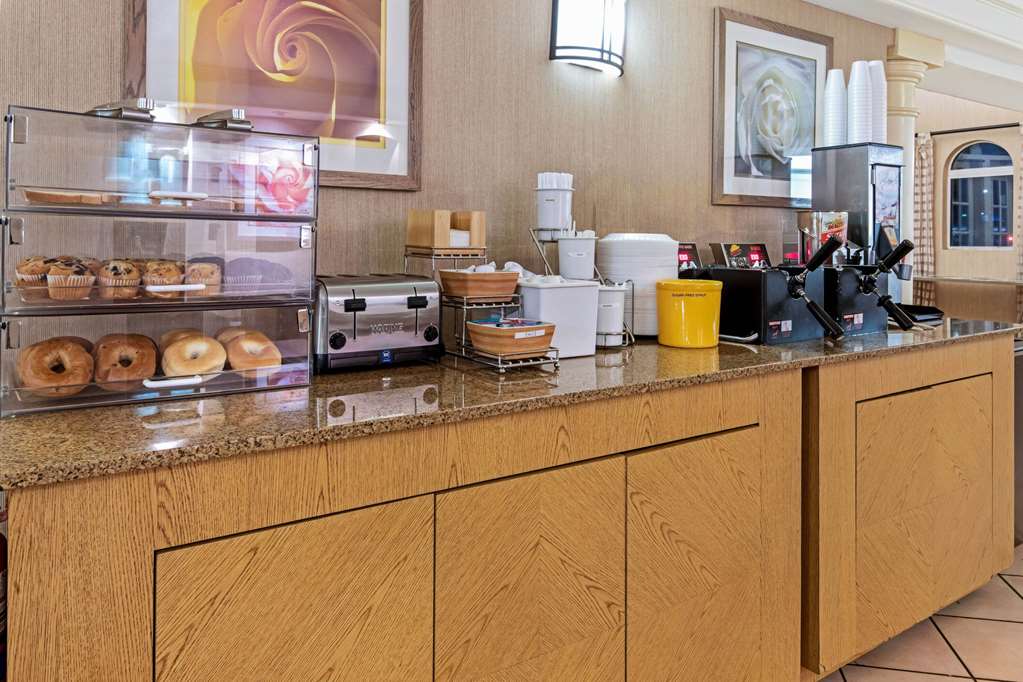La Quinta Inn by Wyndham Amarillo Mid City - photo 35