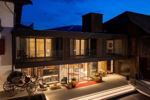 Historic Hotel Alte Goste — 4-Star Luxury Hotel in Valdaora Di Mezzo, Italy