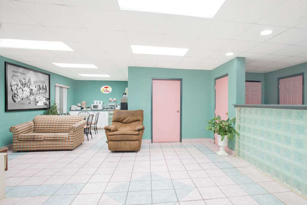 Super 8 by Wyndham Columbia - featured photo