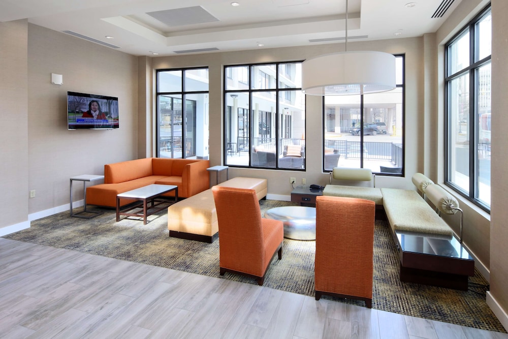 Hilton Garden Inn Reagan National Airport - photo 6