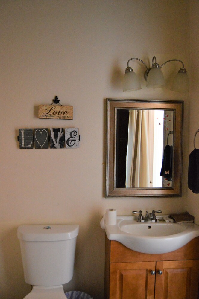 Holly Inn Suites - photo 32