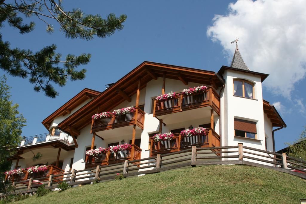 Residence Cesa Ladina — 4-Star Luxury Hotel in Ortisei, Italy