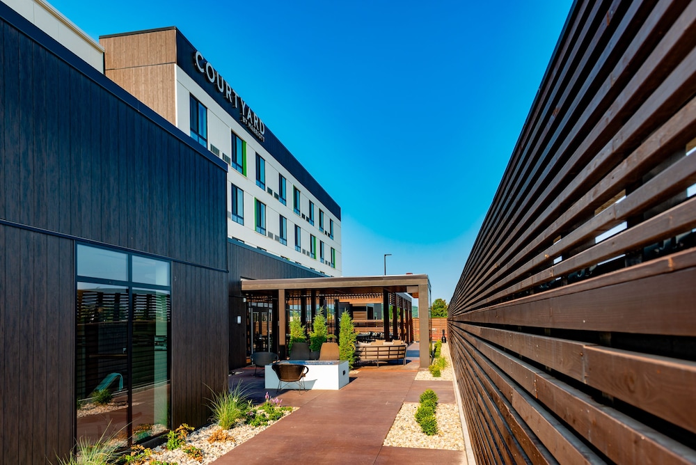 Courtyard by Marriott Omaha East Council Bluffs IA - photo 65