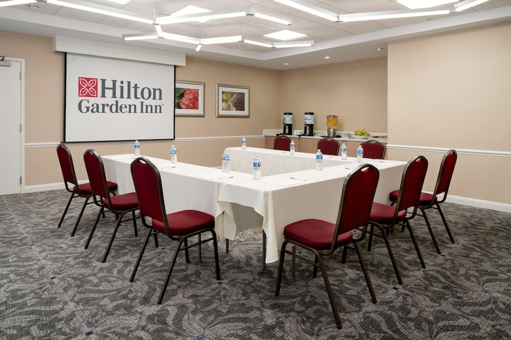 Hilton Garden Inn Roseville - photo 42