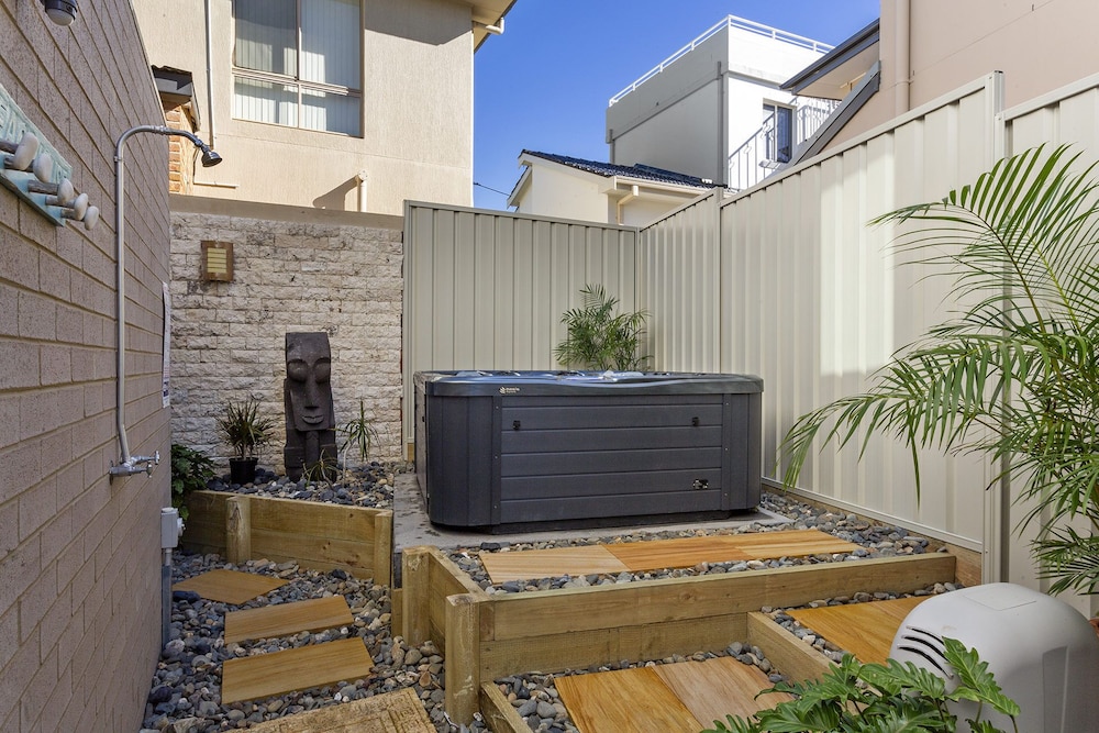 Whale Studio Suite — Anna Bay — photo 5