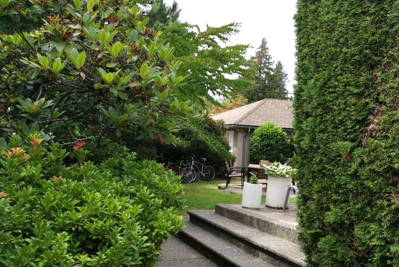 Van Nest near YVR UBC Downtown with Indoor Pool in Vancouver, Canada