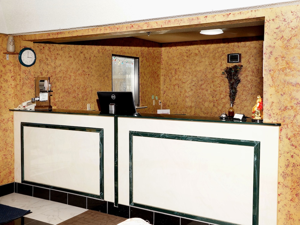 Executive Inn Opp - photo 6