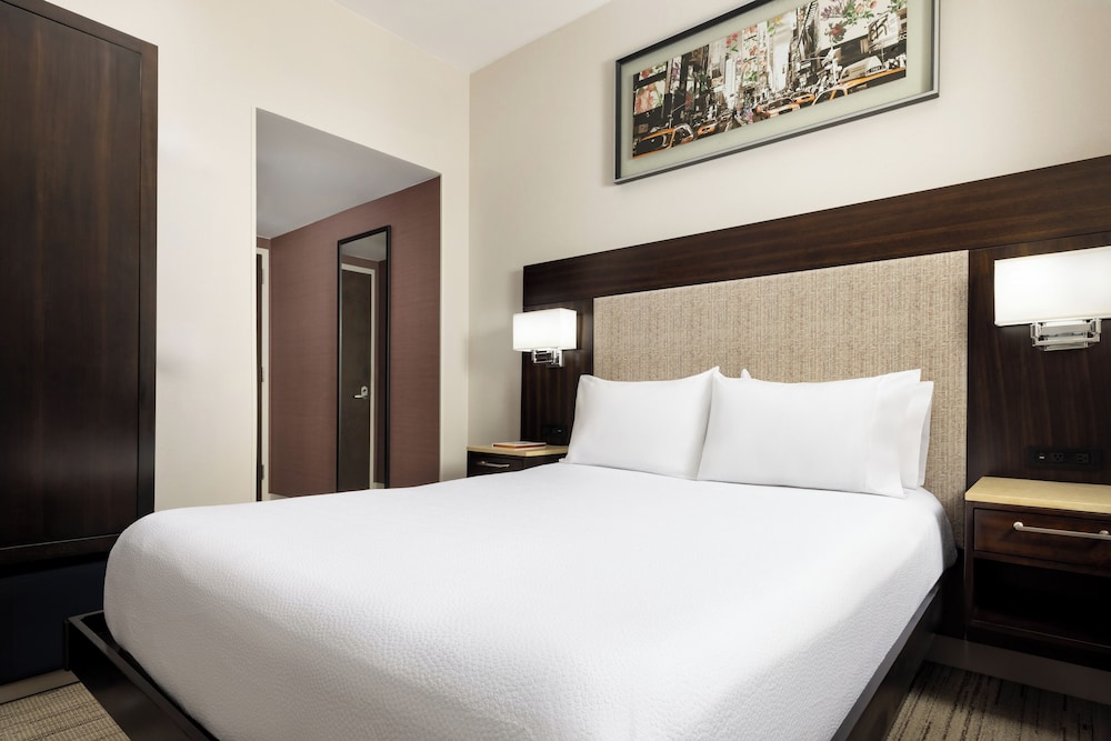 Hilton Garden Inn New York Times Square Central - photo 35